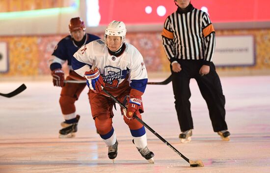 Президент РФ В. Путин принял участие в товарищеском матче Ночной хоккейной лиги