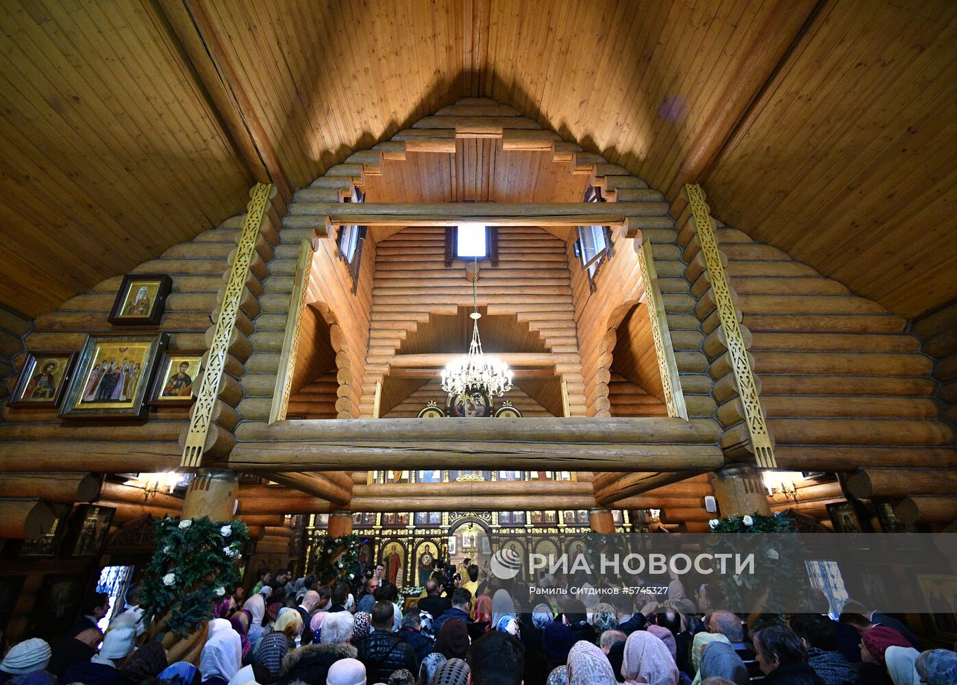 Освящение храма Всех Преподобных Отцев Киево-Печерских в Москве