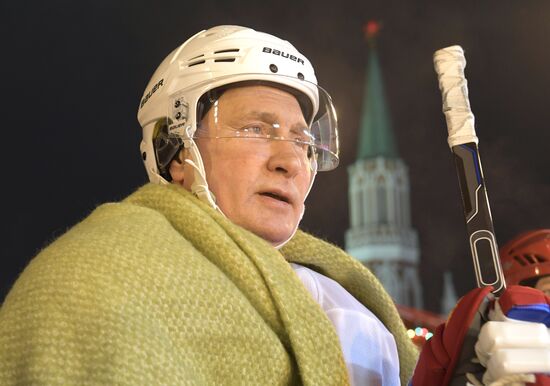 Президент РФ В. Путин принял участие в товарищеском матче Ночной хоккейной лиги