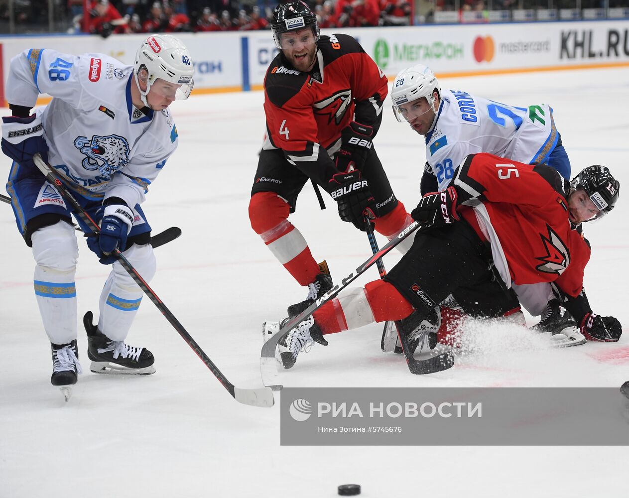Хоккей. КХЛ. Матч "Авангард" - "Барыс"