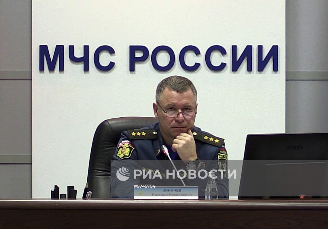 Министр МЧС Е.Зиничев провел селекторное совещание из-за обрушения подъезда в жилом доме г. Магнитогорска