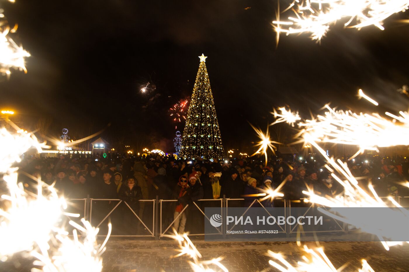 Празднование Нового года в городах России