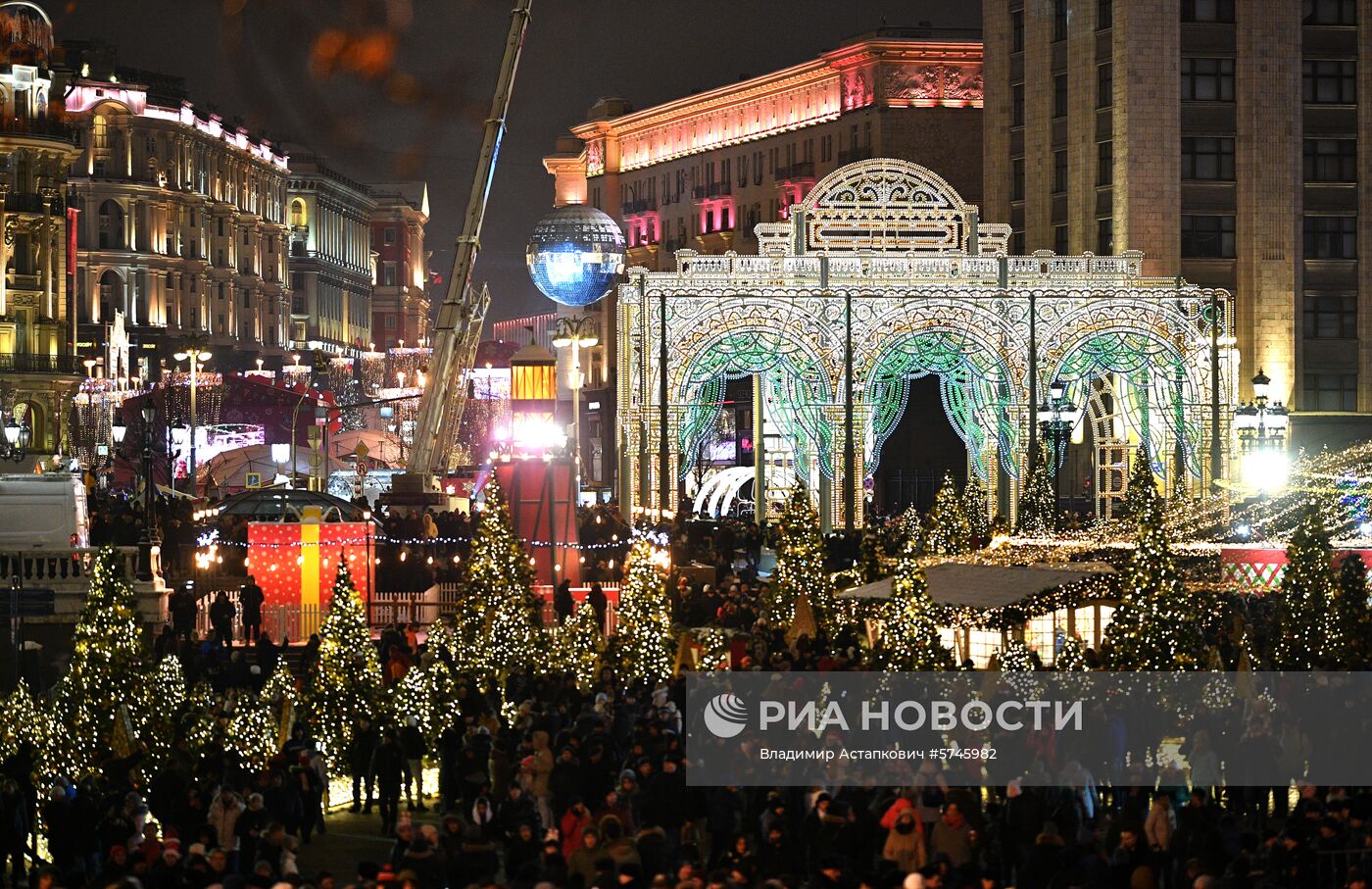 Празднование Нового года в Москве