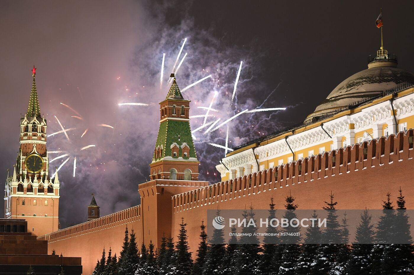 Празднование Нового года в Москве