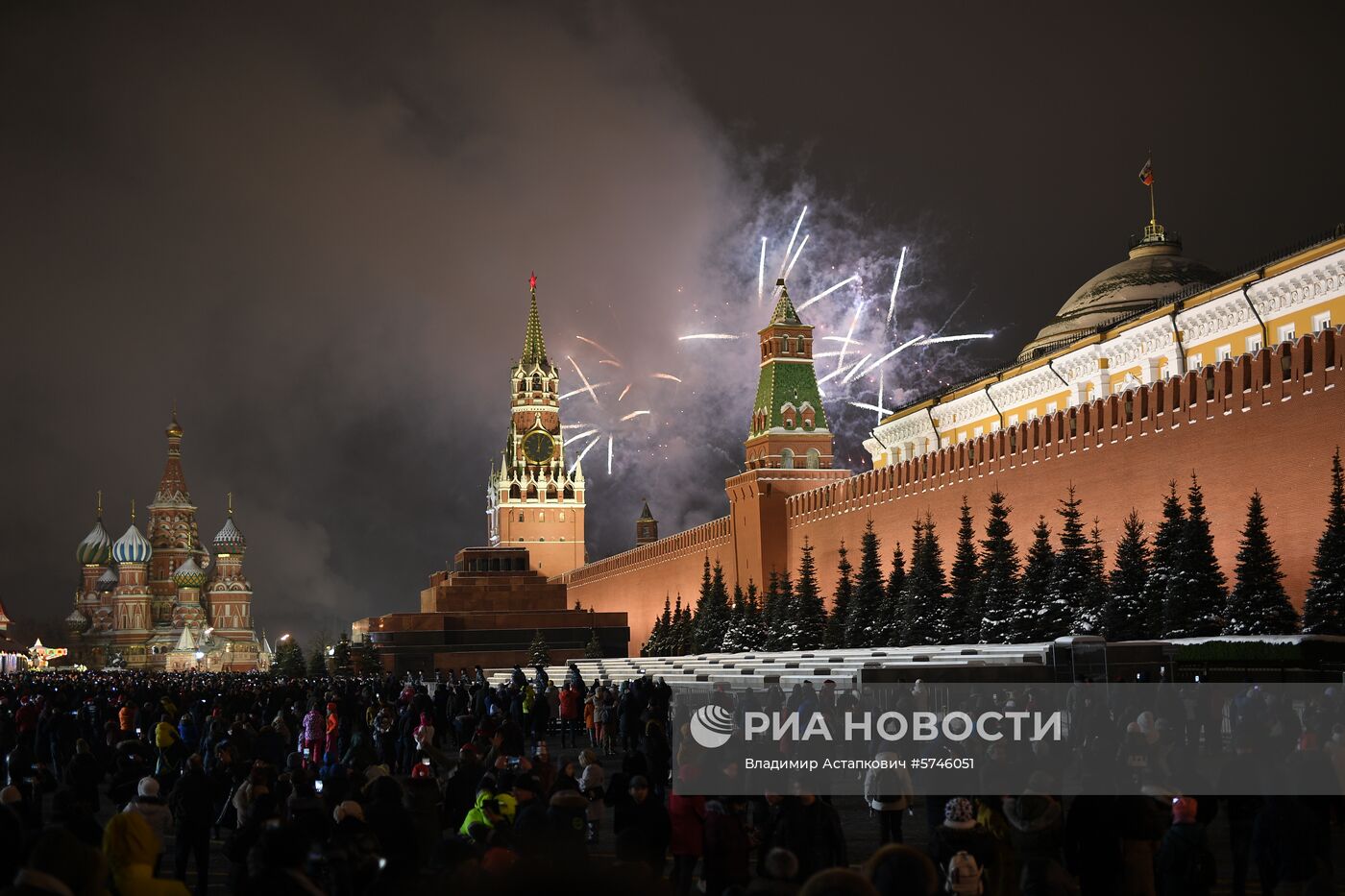 Празднование Нового года в Москве