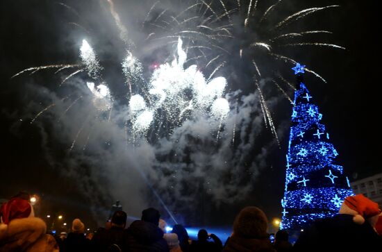 Празднование Нового года в Донецке