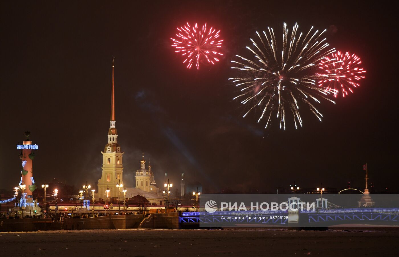 Празднование Нового года в городах России