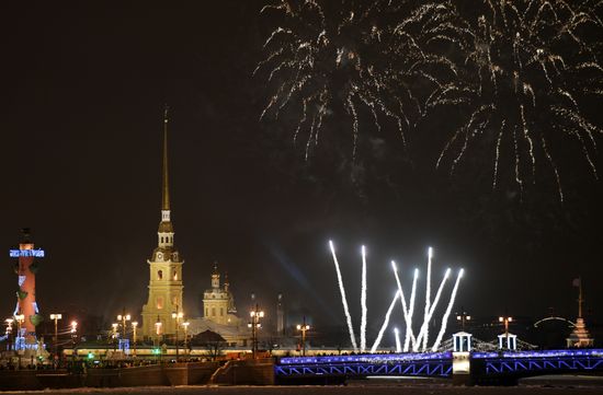 Празднование Нового года в городах России