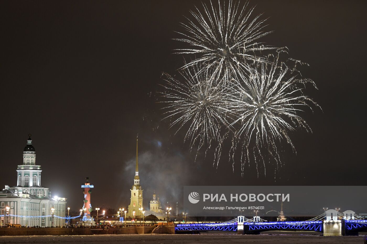 Празднование Нового года в городах России