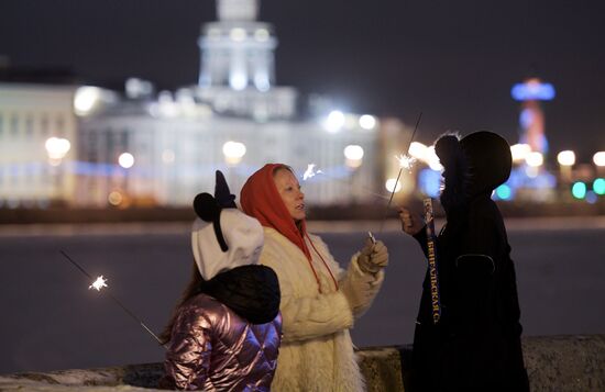 Празднование Нового года в городах России