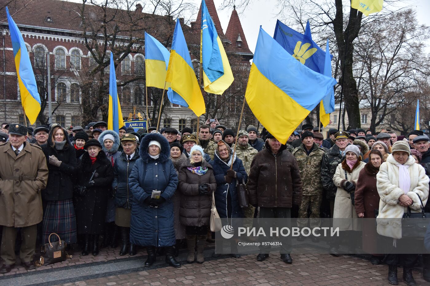 Марши на Украине в день рождения С. Бандеры