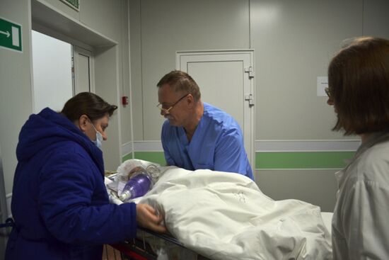 Спасатели извлекли живого ребенка из-под обломков дома в Магнитогорске