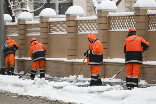 Уборка снега в Москве