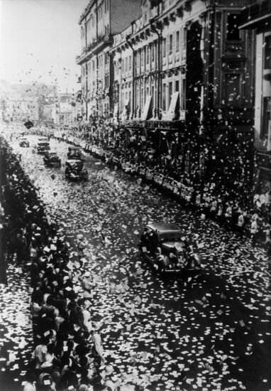 Встреча советских летчиков в Москве