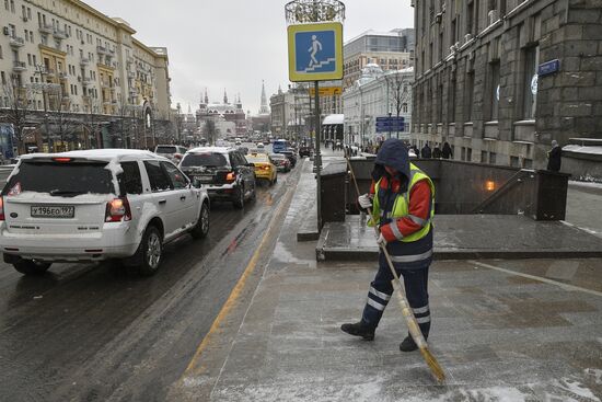 Уборка снега в Москве