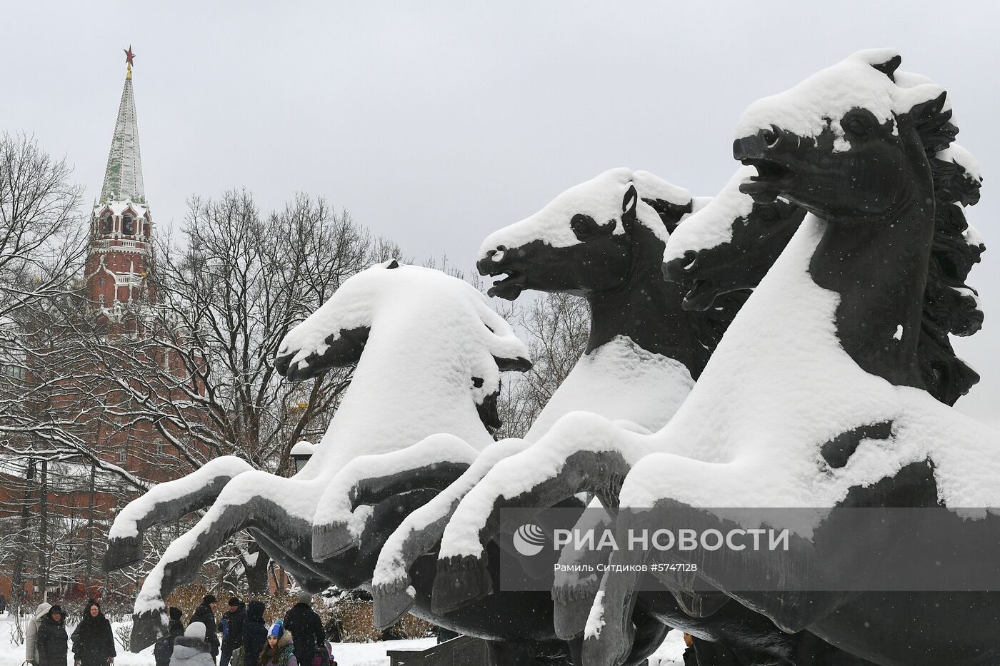 Уборка снега в Москве