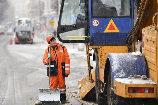 Уборка снега в Москве