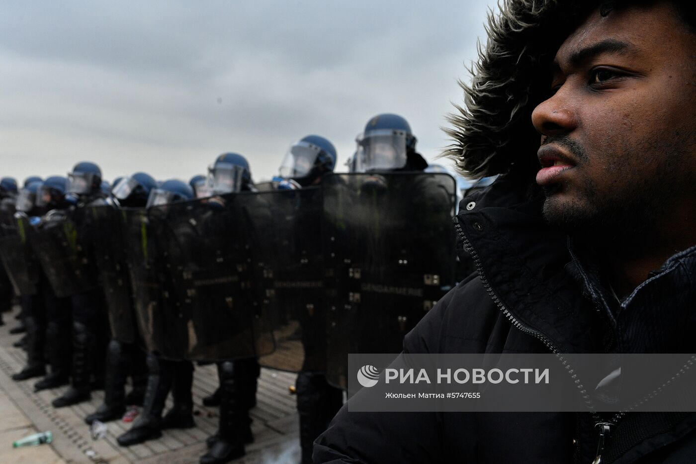 Акция протеста "жёлтых жилетов" в Париже