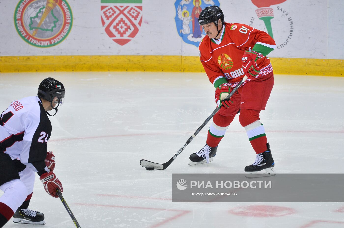 Президент Белоруссии А. Лукашенко принял участие в Рождественском турнире по хоккею