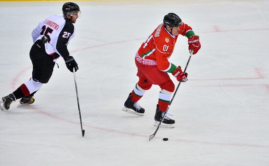 Президент Белоруссии А. Лукашенко принял участие в Рождественском турнире по хоккею