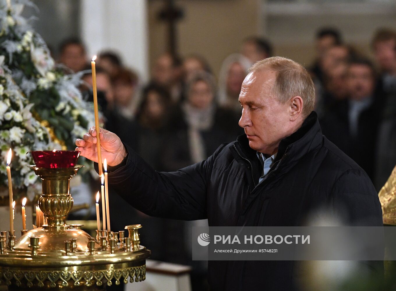 Президент РФ В. Путин посетил Рождественское богослужение