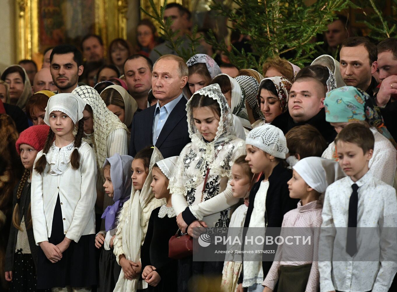 Президент РФ В. Путин посетил Рождественское богослужение