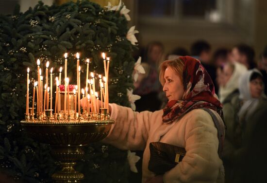 Президент РФ В. Путин посетил Рождественское богослужение