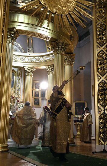 Президент РФ В. Путин посетил Рождественское богослужение