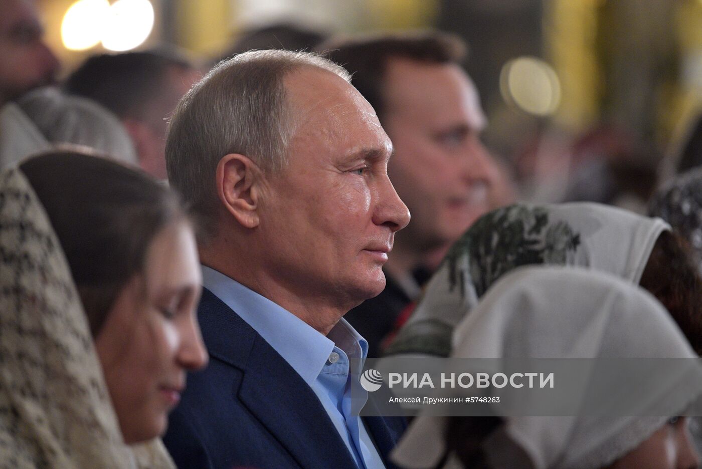 Президент РФ В. Путин посетил Рождественское богослужение