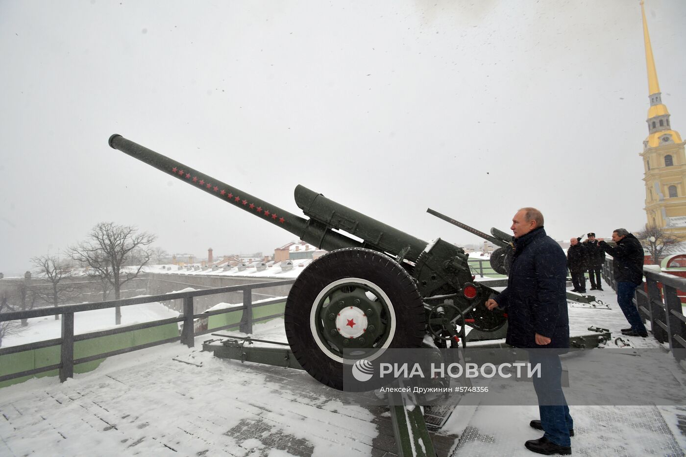 Президент РФ В. Путин посетил Петропавловскую крепость