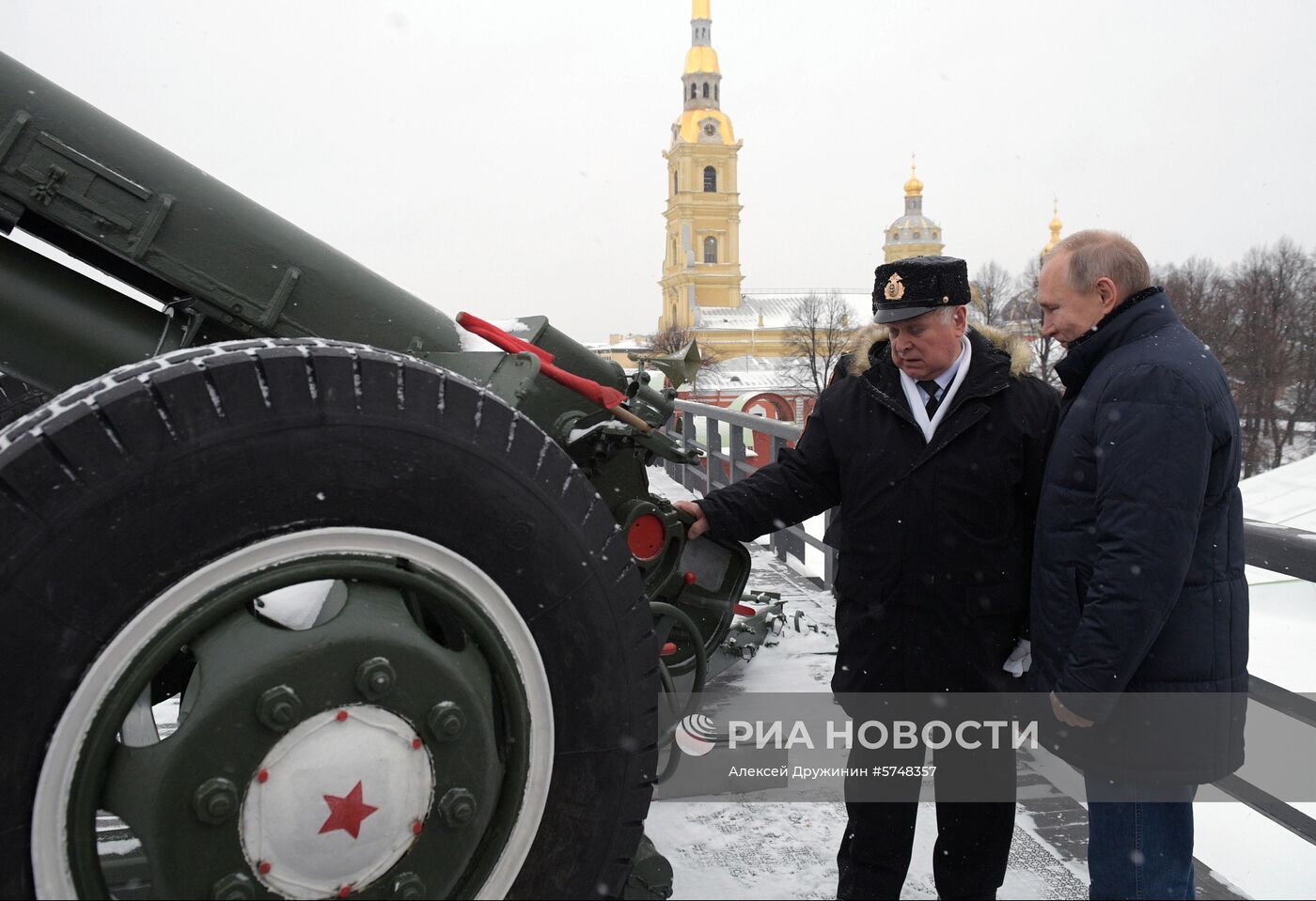 Президент РФ В. Путин посетил Петропавловскую крепость