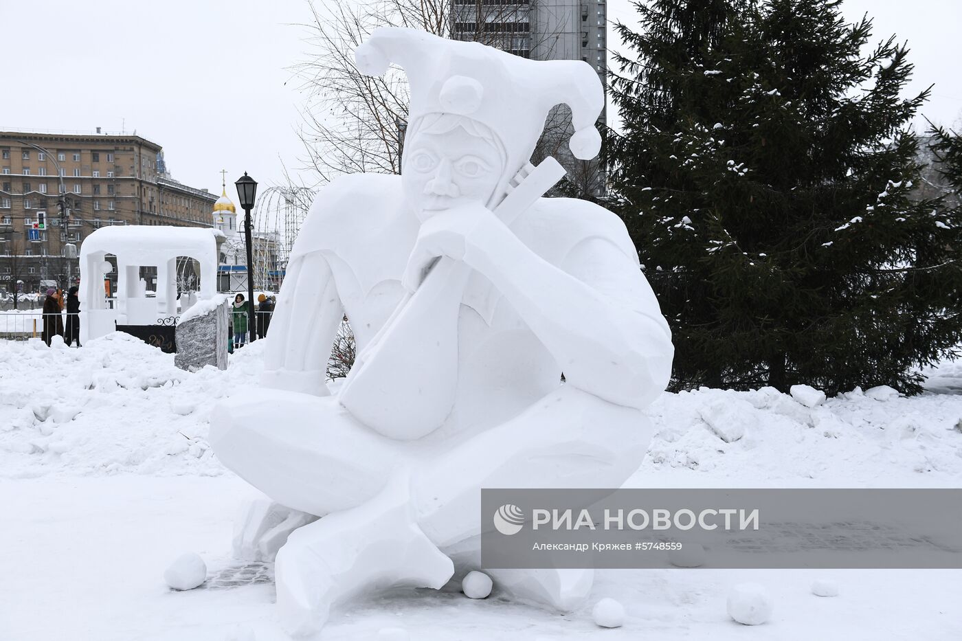 Фестиваль снежных скульптур
