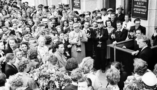 Делегация "Поезда дружбы" из Финляндии в СССР