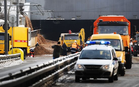 Тушинский тоннель затопило после провала грунта в шлюзе канала имени Москвы