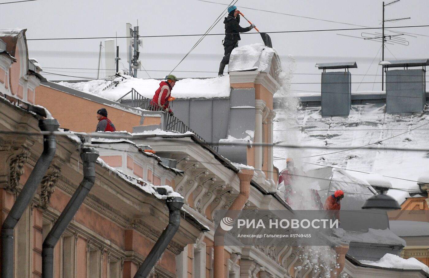 Уборка снега в Санкт-Петербурге
