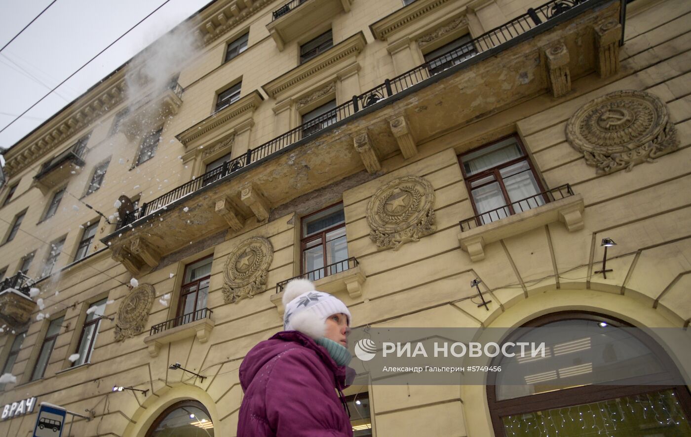 Уборка снега в Санкт-Петербурге