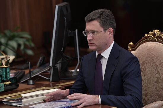 Президент РФ В. Путин встретился с министром энергетики РФ А. Новаком