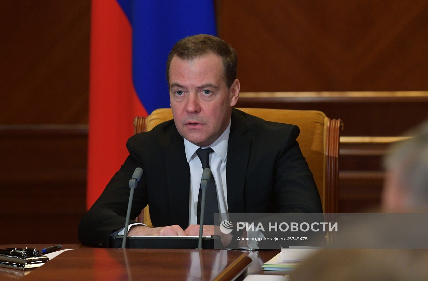 Премьер-министр РФ Д. Медведев провел совещание о развитии отечественной мобильной операционной системы