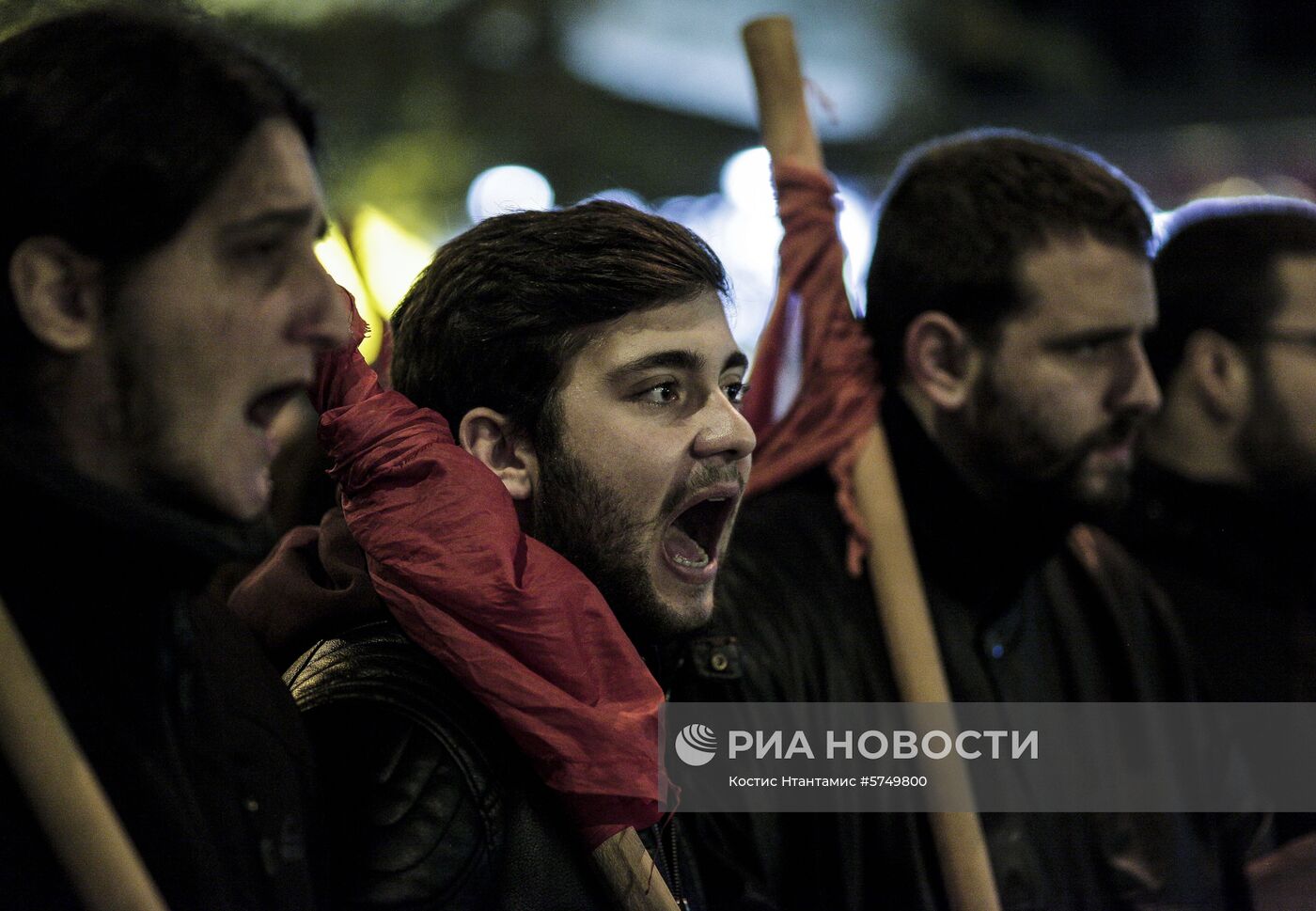 Акция в Афинах против визита Ангелы Меркель