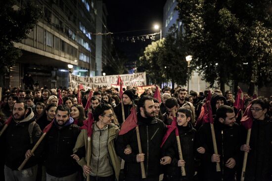 Акция в Афинах против визита Ангелы Меркель