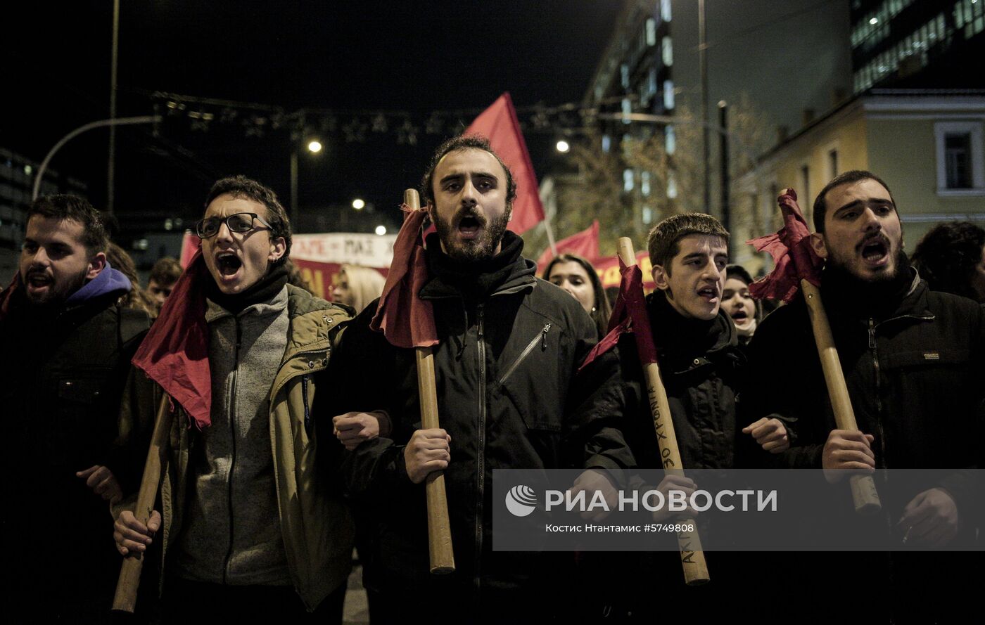 Акция в Афинах против визита Ангелы Меркель