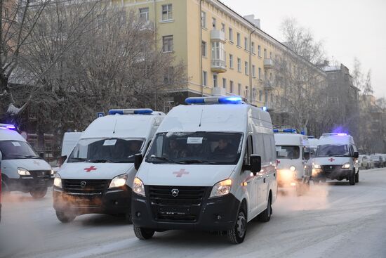 Передача автомобилей скорой помощи медучреждениям Новосибирска