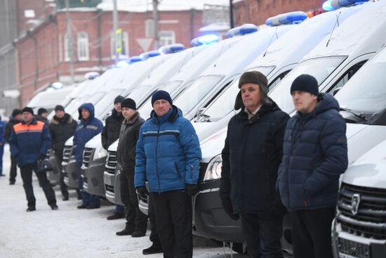 Передача автомобилей скорой помощи медучреждениям Новосибирска