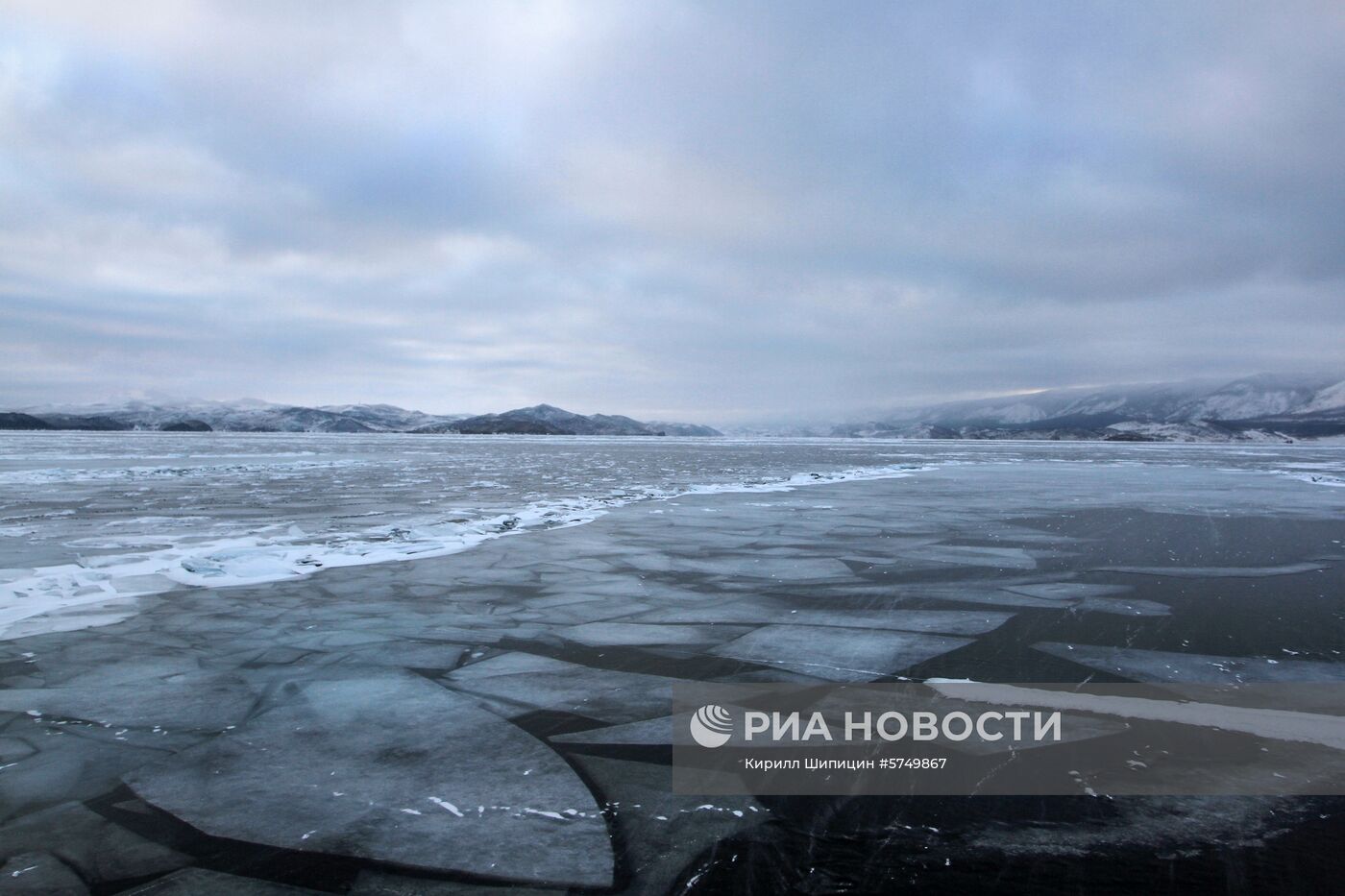 Зима на Байкале