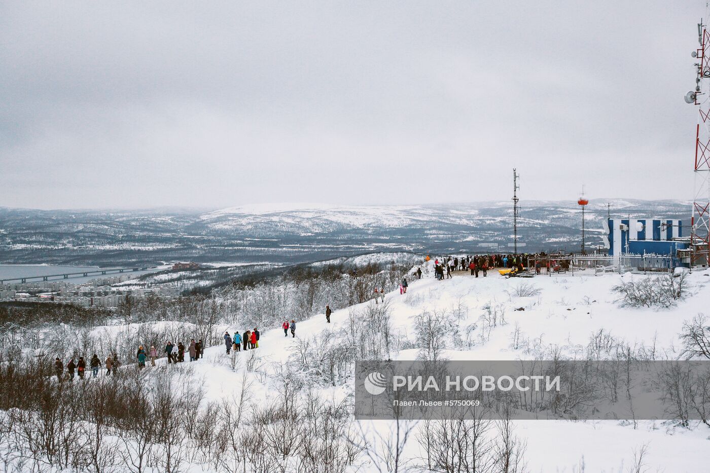 Встреча солнца в Мурманске после полярной ночи