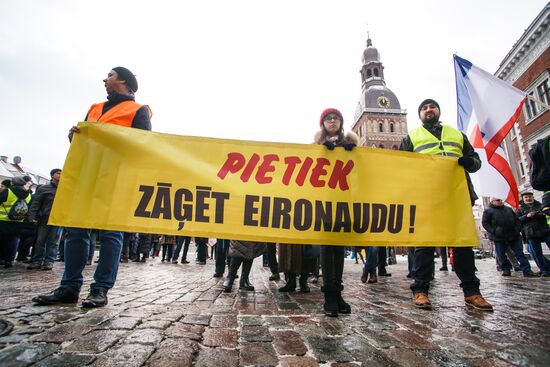 Марш за социальную справедливость в Риге