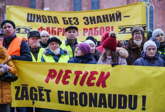 Марш за социальную справедливость в Риге