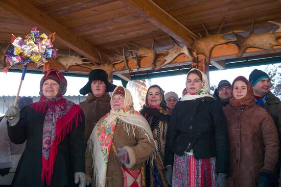 Фестиваль "Большие Святочные Гулянья" в Ленинградской области