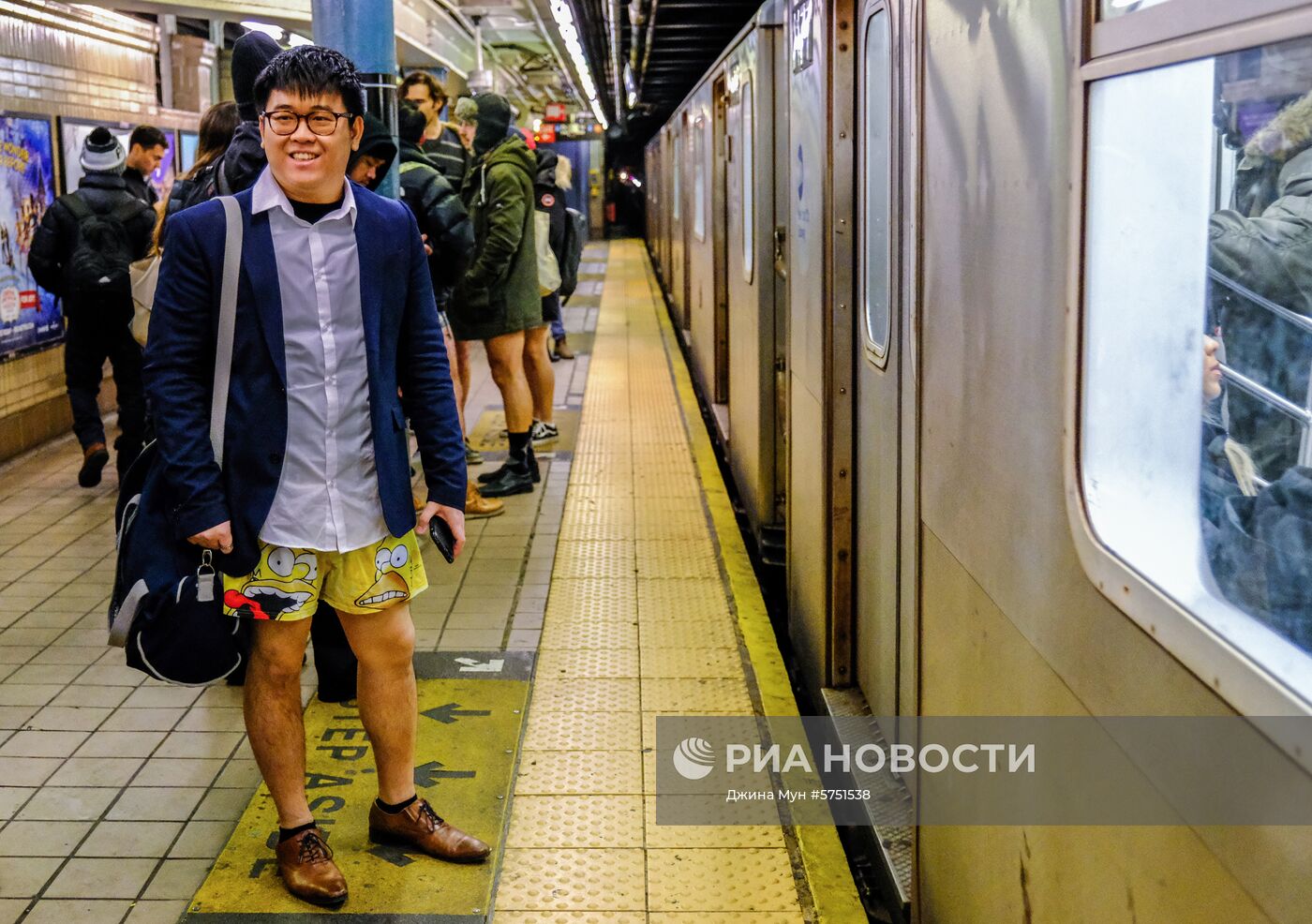 Флешмоб "В метро без штанов" в Нью-Йорке