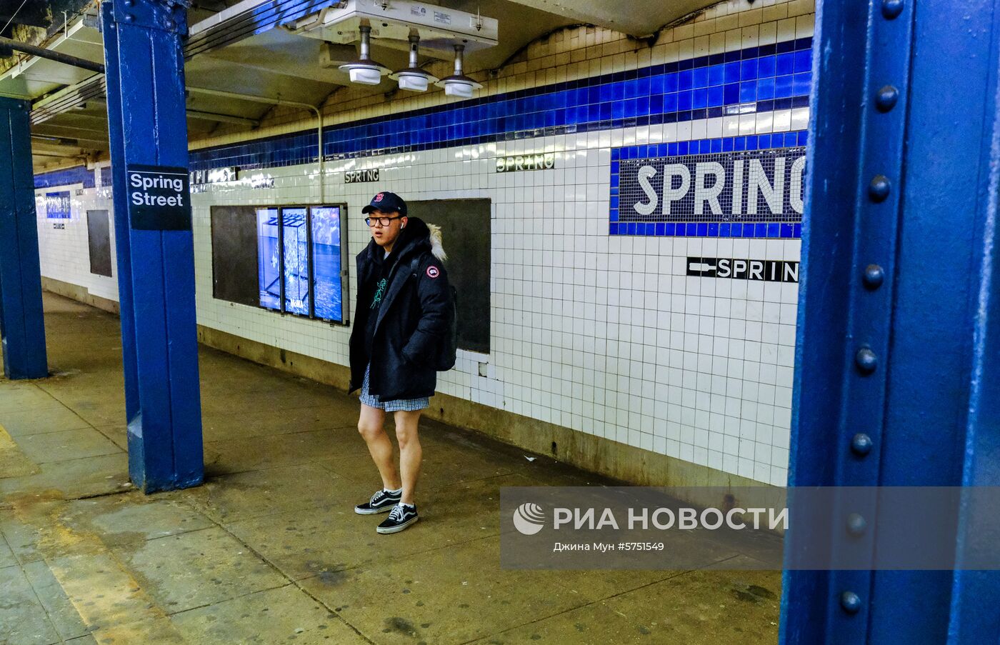 Флешмоб "В метро без штанов" в Нью-Йорке